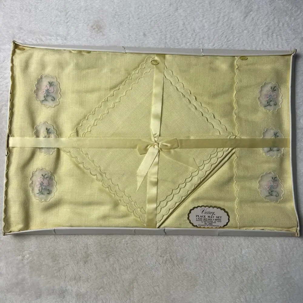 Vtg Set 4 Linen Placemats 4 Table Napkins Yellow Floral Hand Embroidered New